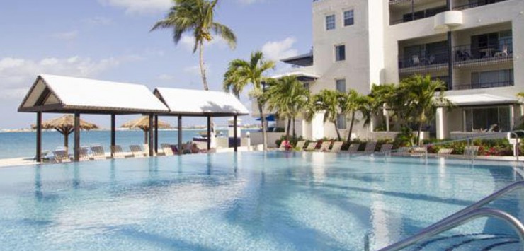 Flamingo Beach Hotel (470€)