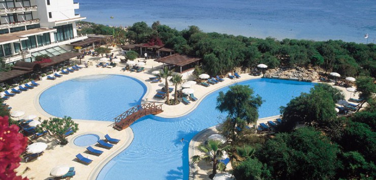 Grecian Bay Hotel 5* (800€)