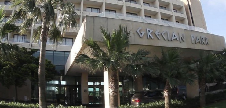 Grecian Park Hotel 5* (700€)